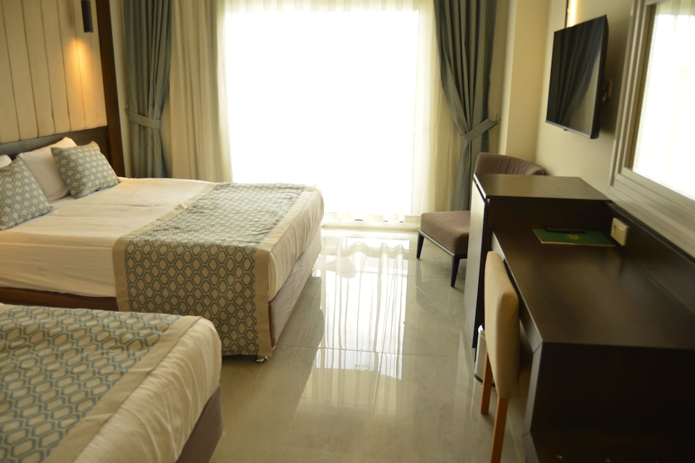 Economy, Multiple Beds