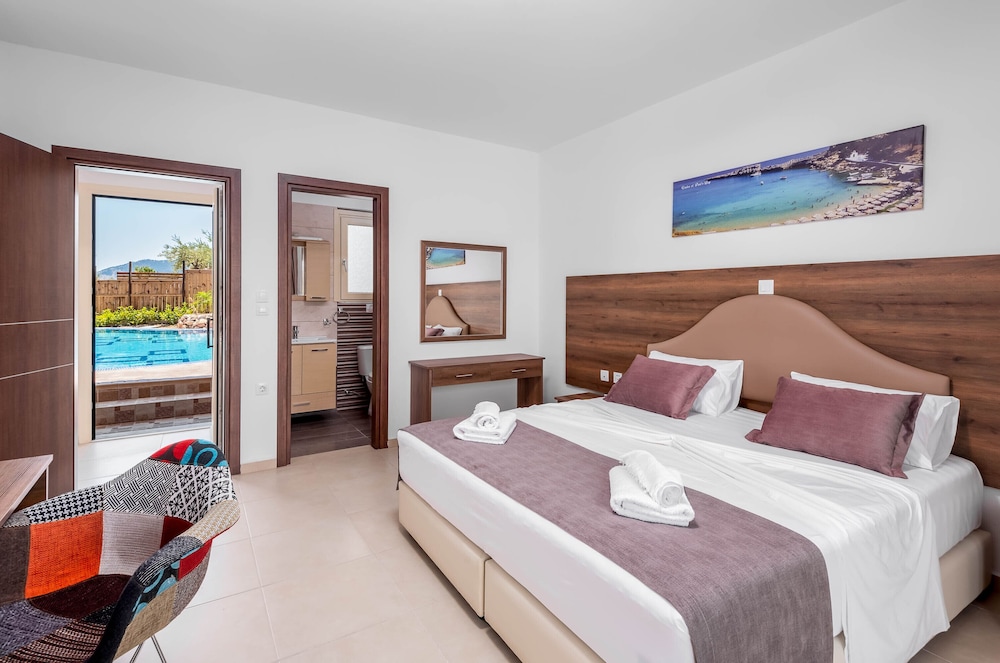 2 BEDROOMS, MAISONETTE, MOUNTAIN VIEW, PRIVATE POOL