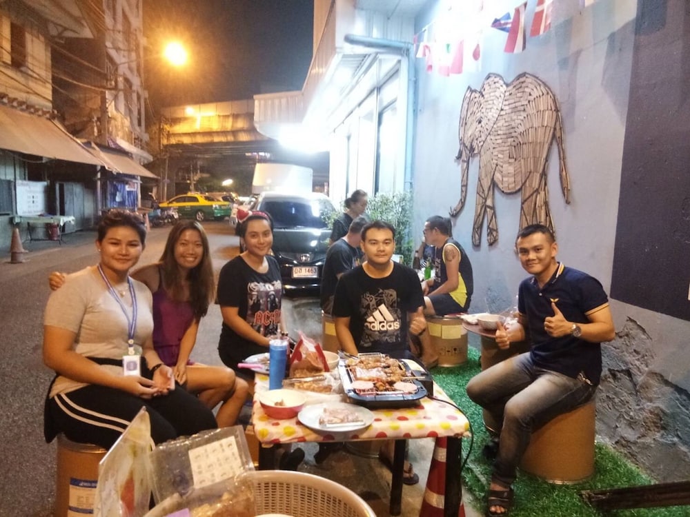 Zee Thai Hostel (Thaitone Hostel) 54/69