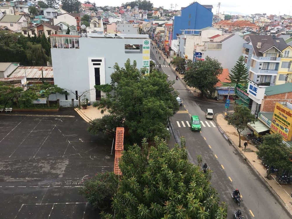 Ivy Hotel Da Lat 39/44
