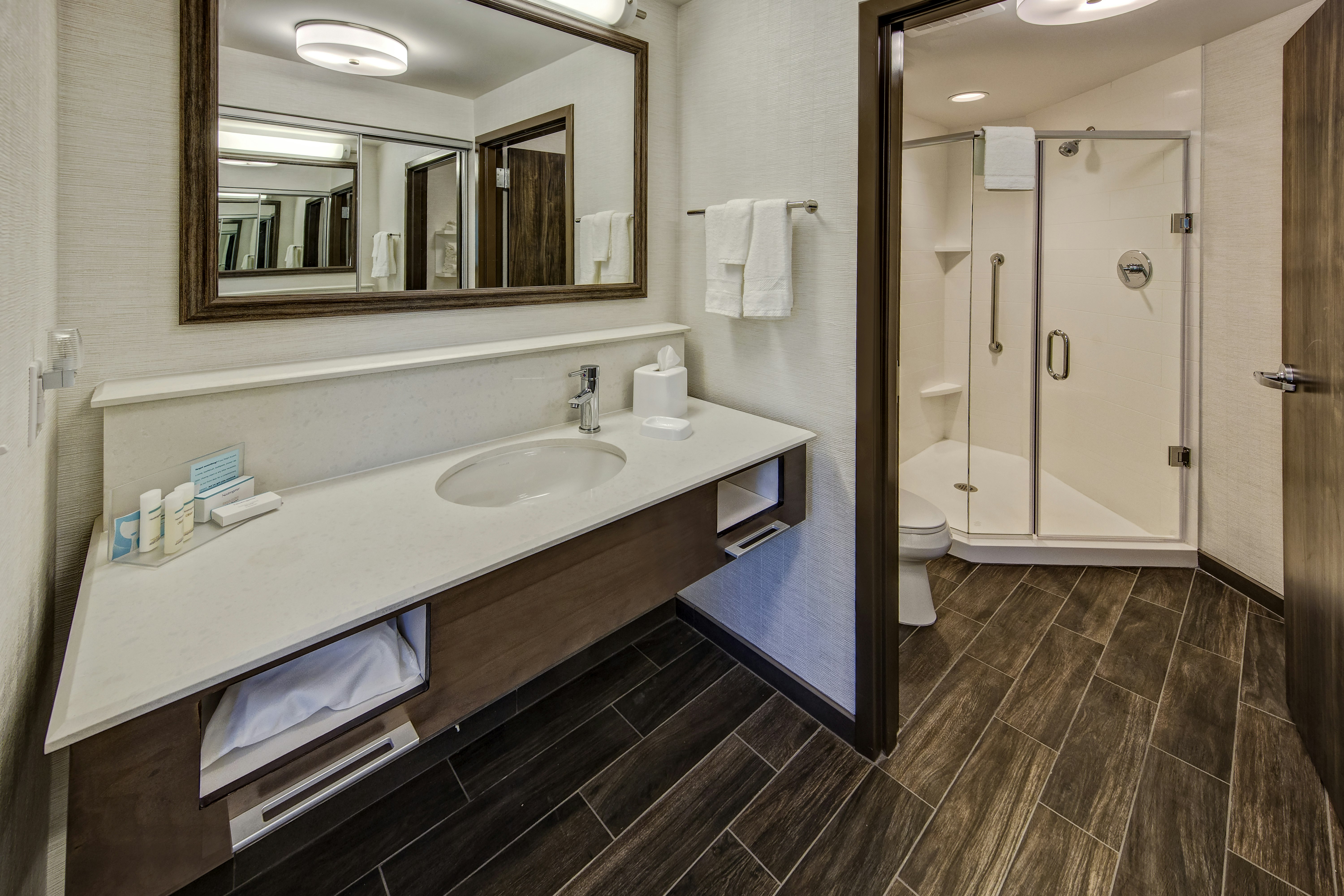 استوديو ركني بسرير كينج، Hampton Inn And Suites Memphis Germantown 4/6