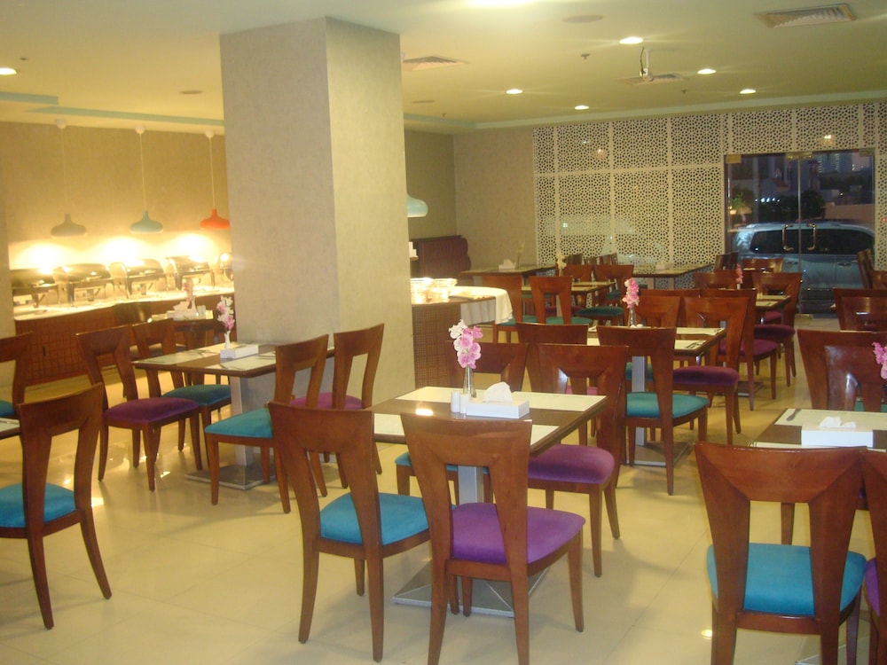 Al Manar Grand Hotel Apartment Bur Dubai 52/64