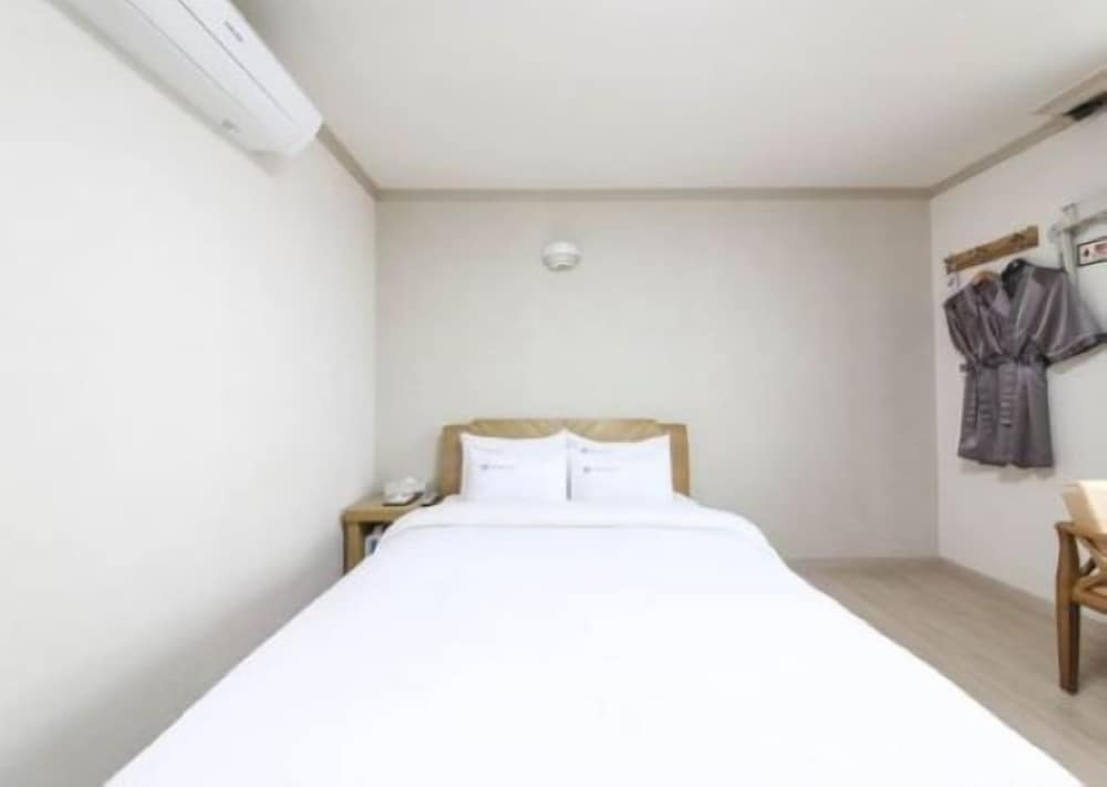 Mj Tour Hostel 24/47