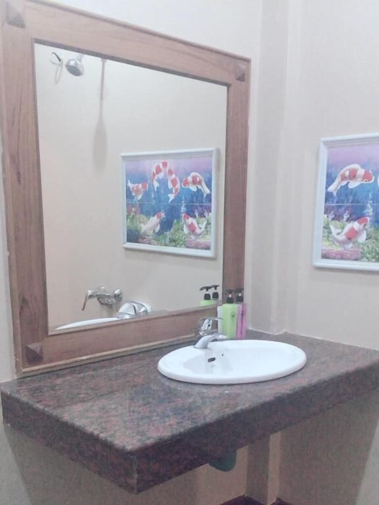 Jj Bungalow Guest House 33/35