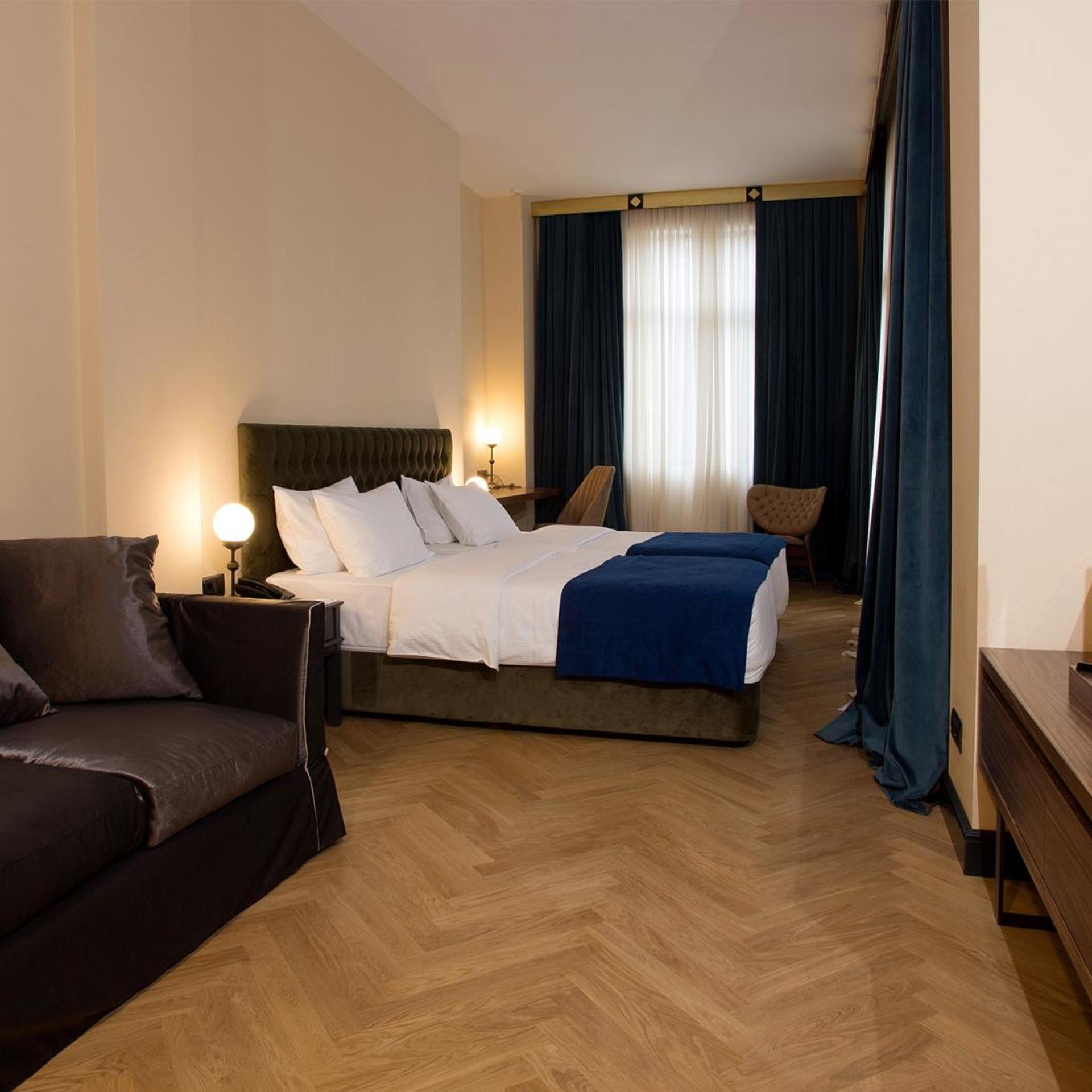 Madatovi, Single Bed