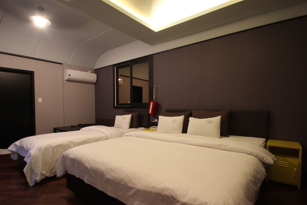 French Code Hotel 15/63