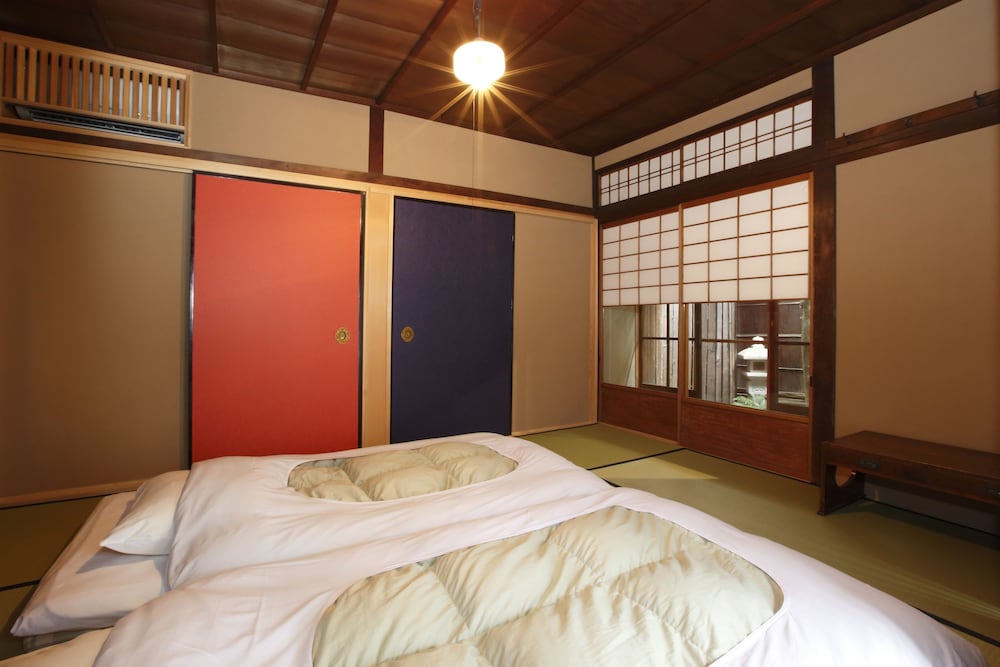 Bairin, 3 Futon Beds