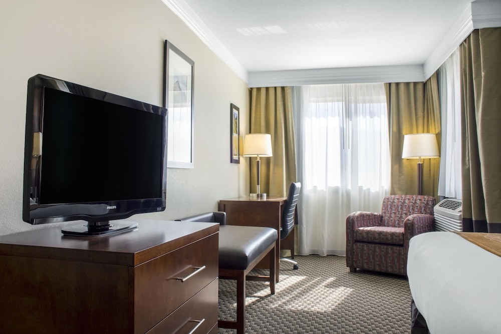 Comfort Inn & Suites Durango, CO 24/53