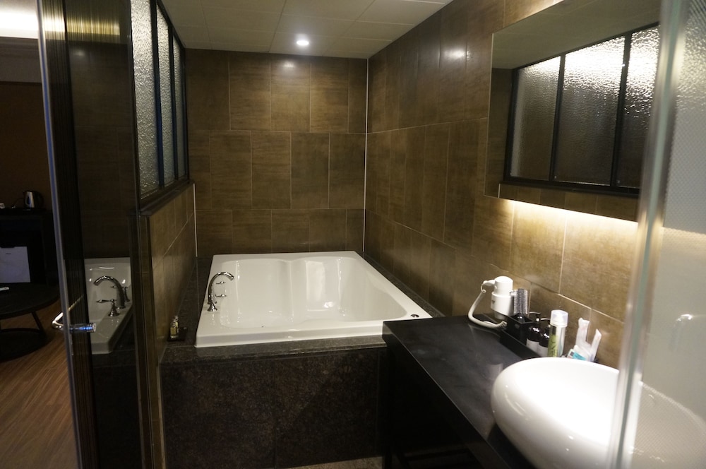 Hotel Mu 28/33