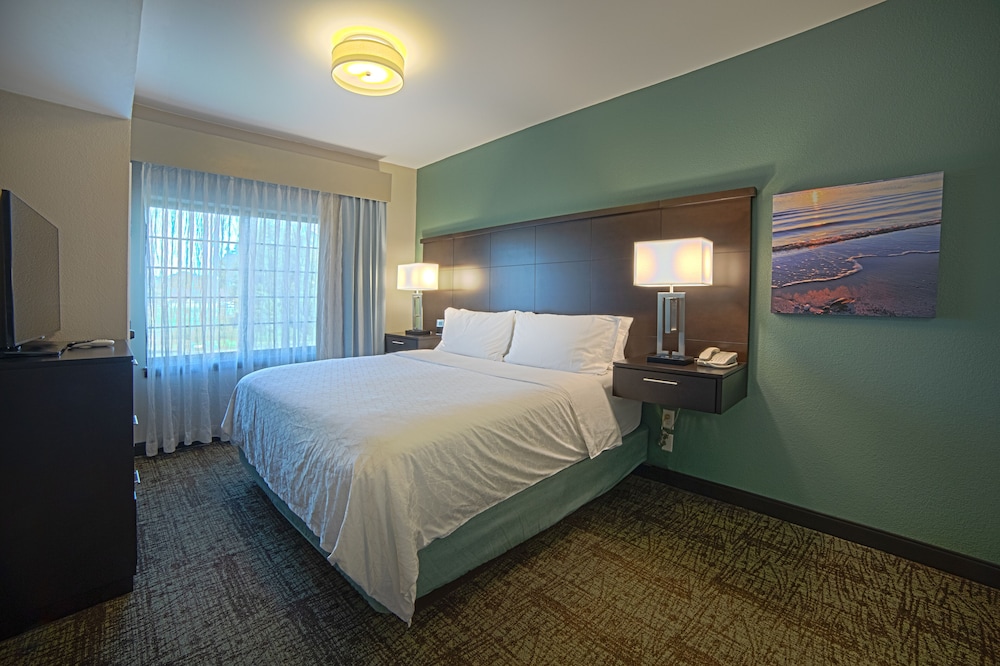 1 Bedroom, Suite, Queen Bed, Kitchen, Accessible