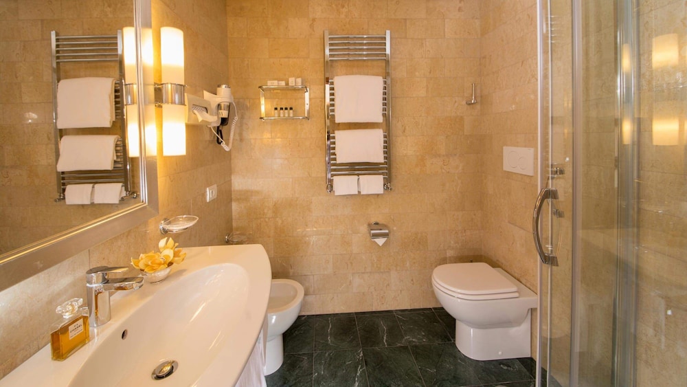 Santa Costanza Hotel 48/50
