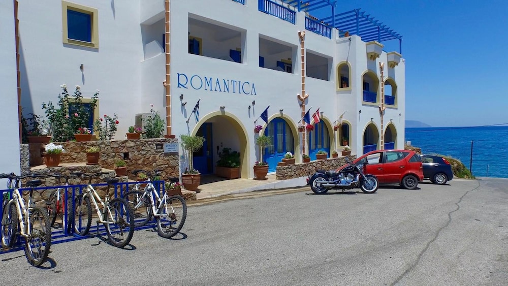 ROMANTICA HOTEL 58/65