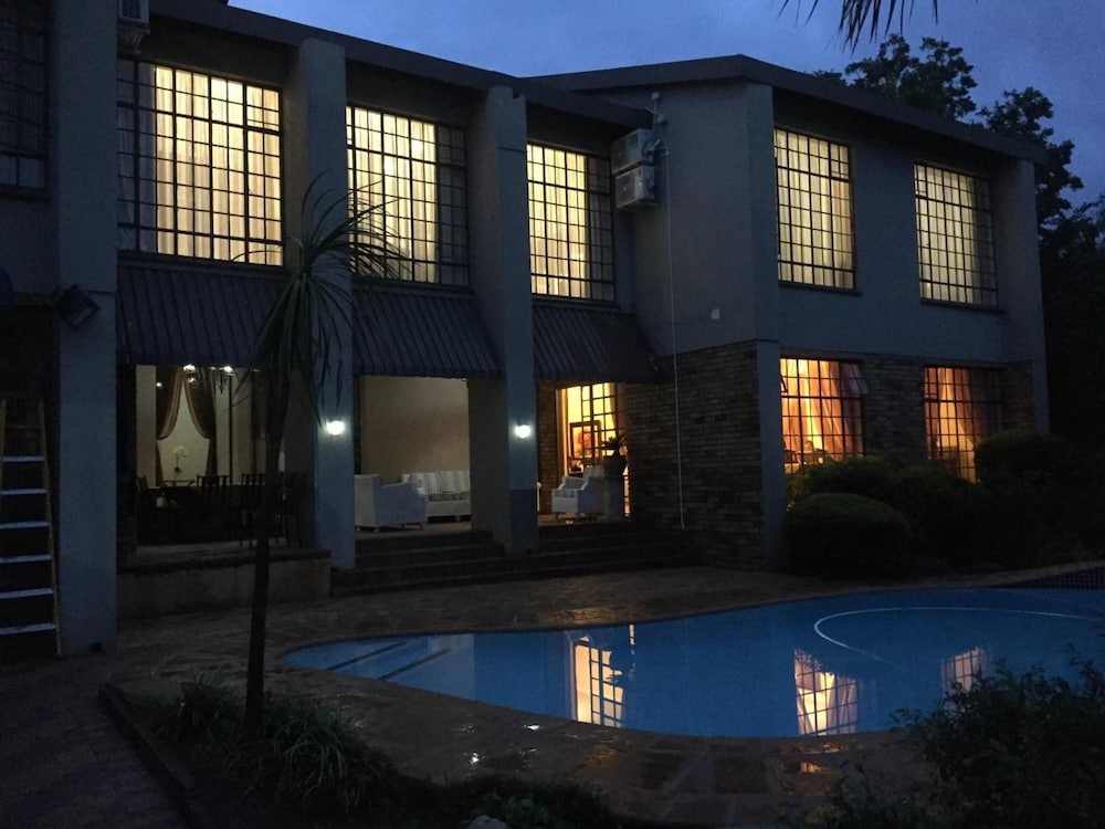 Sunset Manor Guest House 5/50