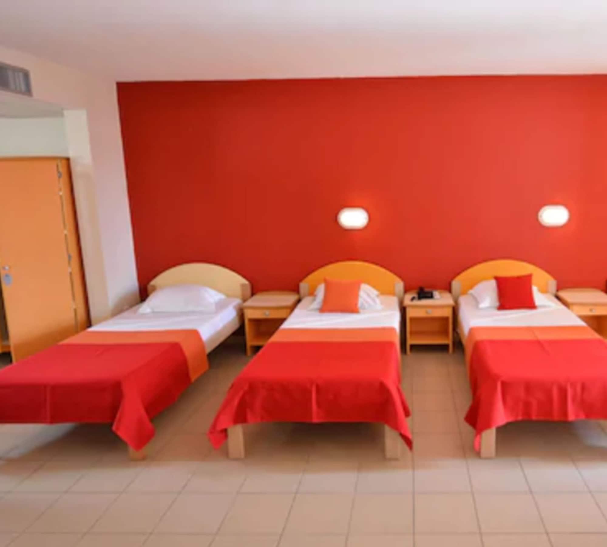 غرفة أساسية رباعية بغرفة نوم واحدة، Centre International de Sejour Hostel 2/6