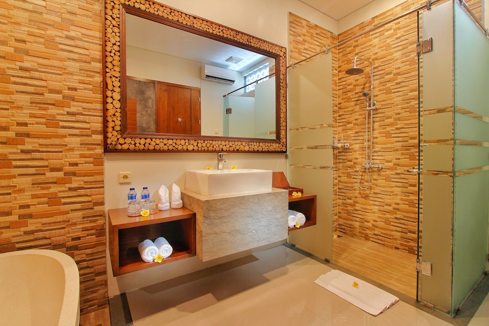Maharaja Villas Seminyak 50/50
