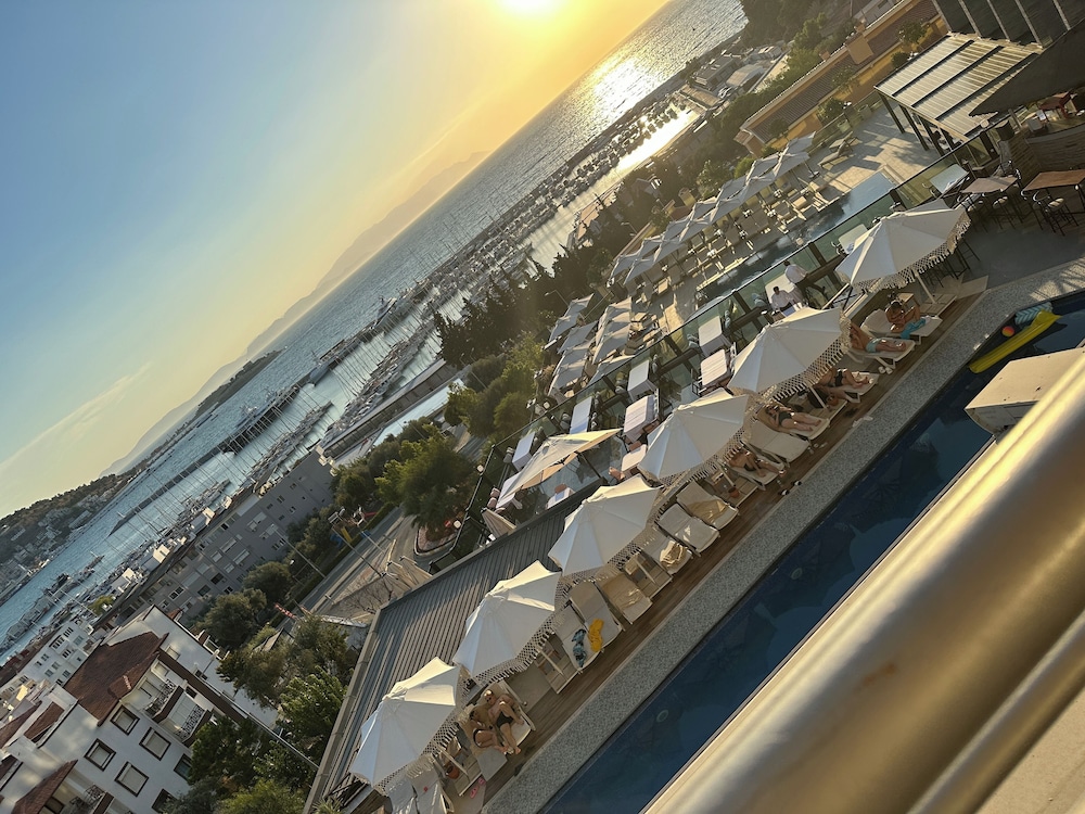 Suhan Seaport Hotel 37/42
