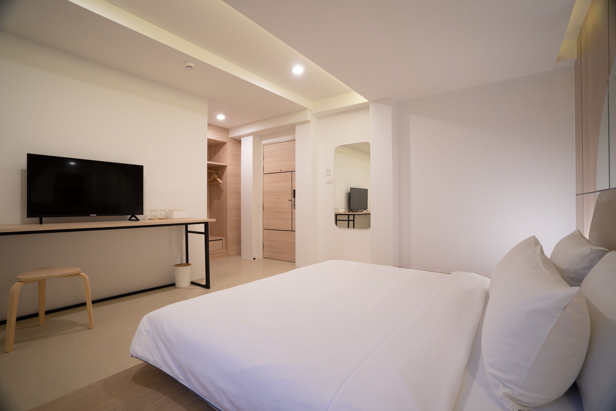 STANDARD, DOUBLE BED, NO WINDOW