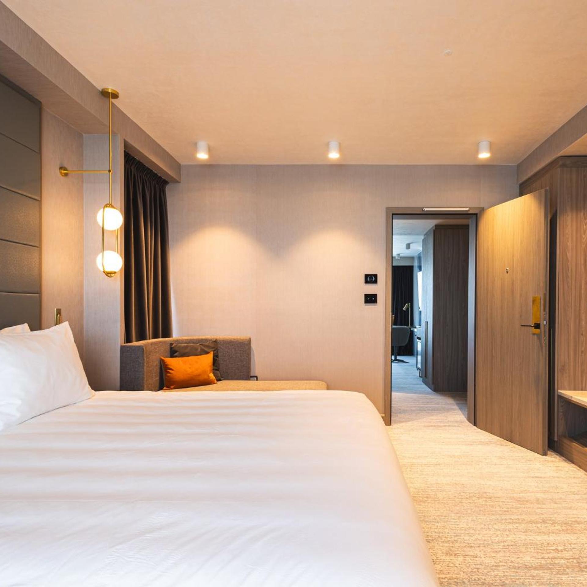1 Bedroom, Suite, Lateral Side Lake View, Sea View, Balcony