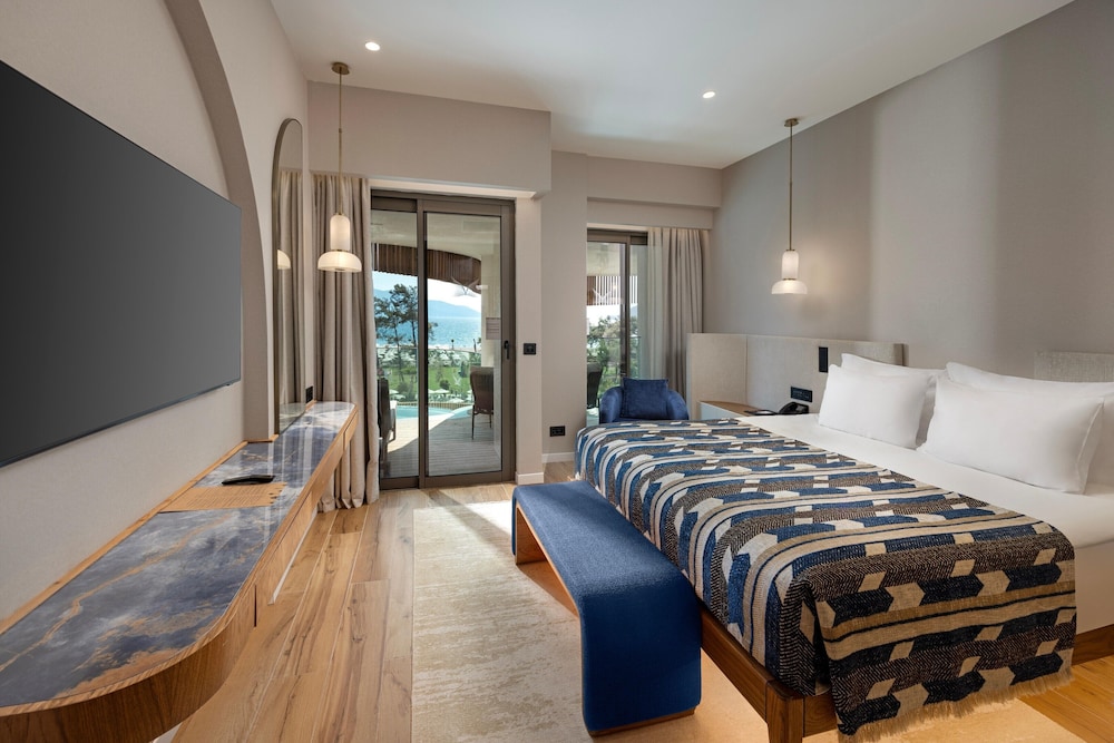 Signature, Family Suite, Double and Twin Beds