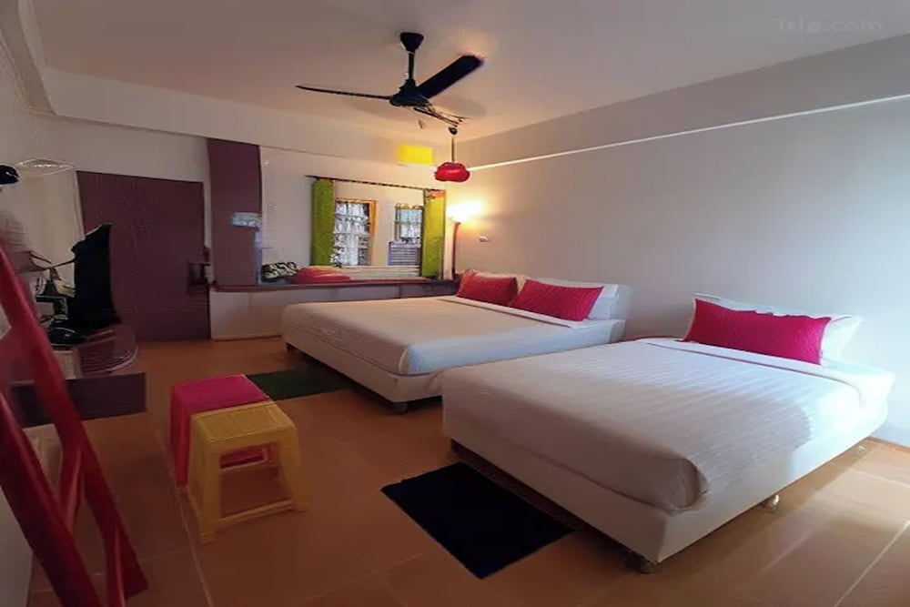 ROOM, TRIPLE