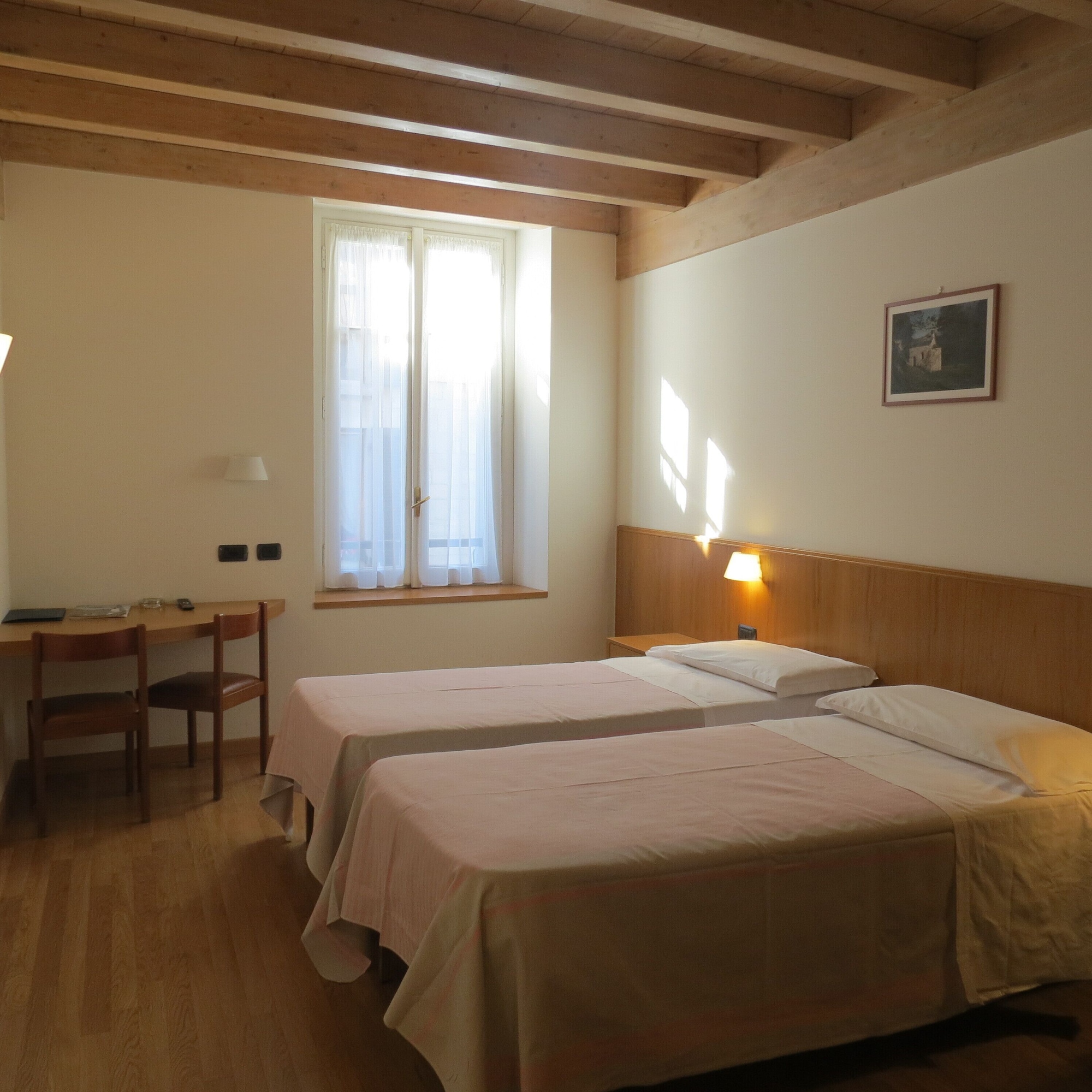 SUPERIOR, DOUBLE OR TWIN BED