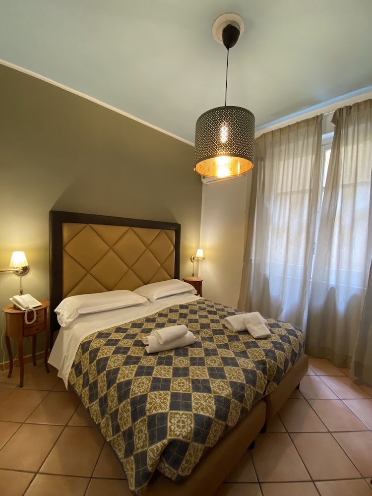 2 BEDROOMS, CLASSIC, APARTMENT