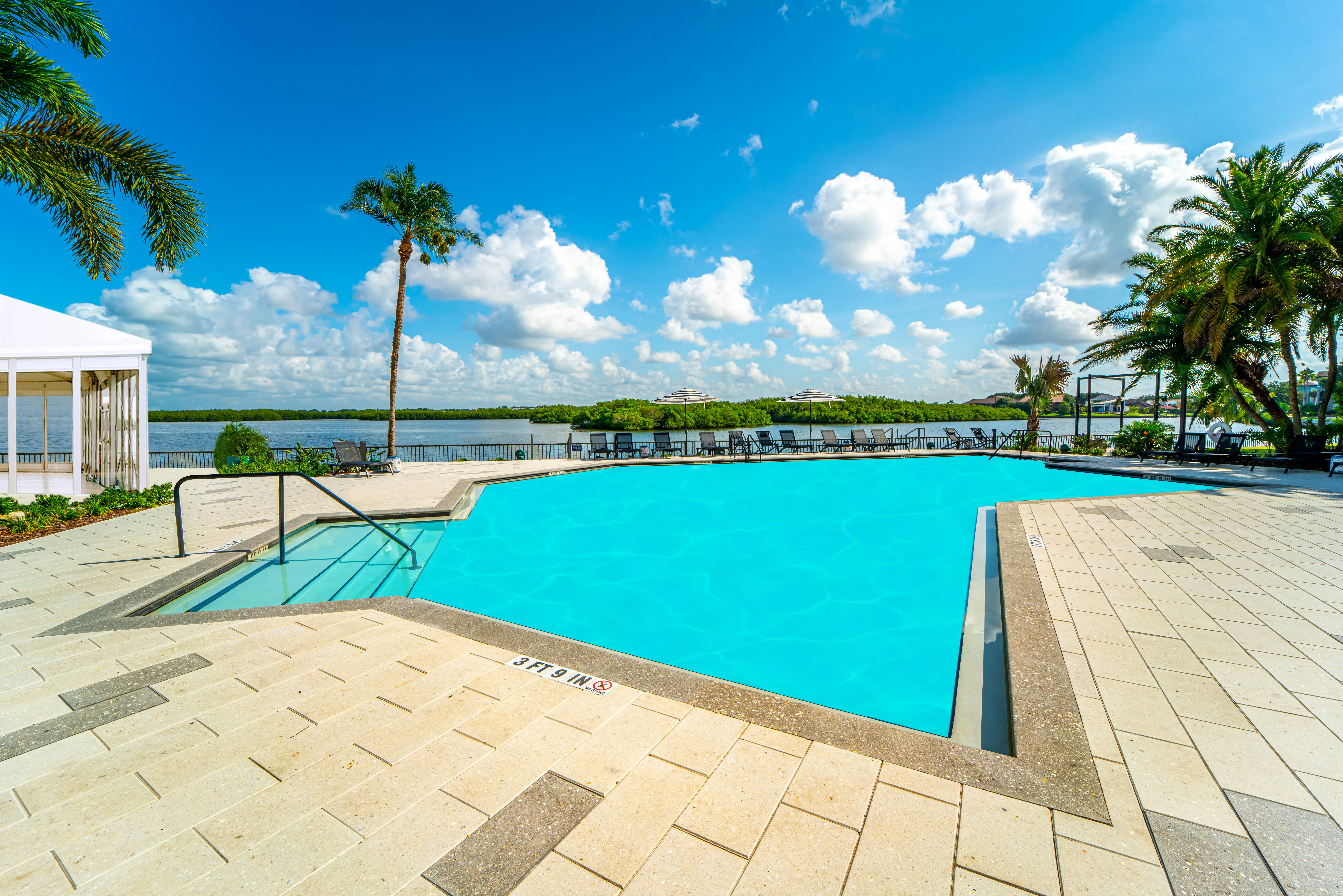 Doubletree By Hilton Tampa Rocky Point Waterfront 78/80