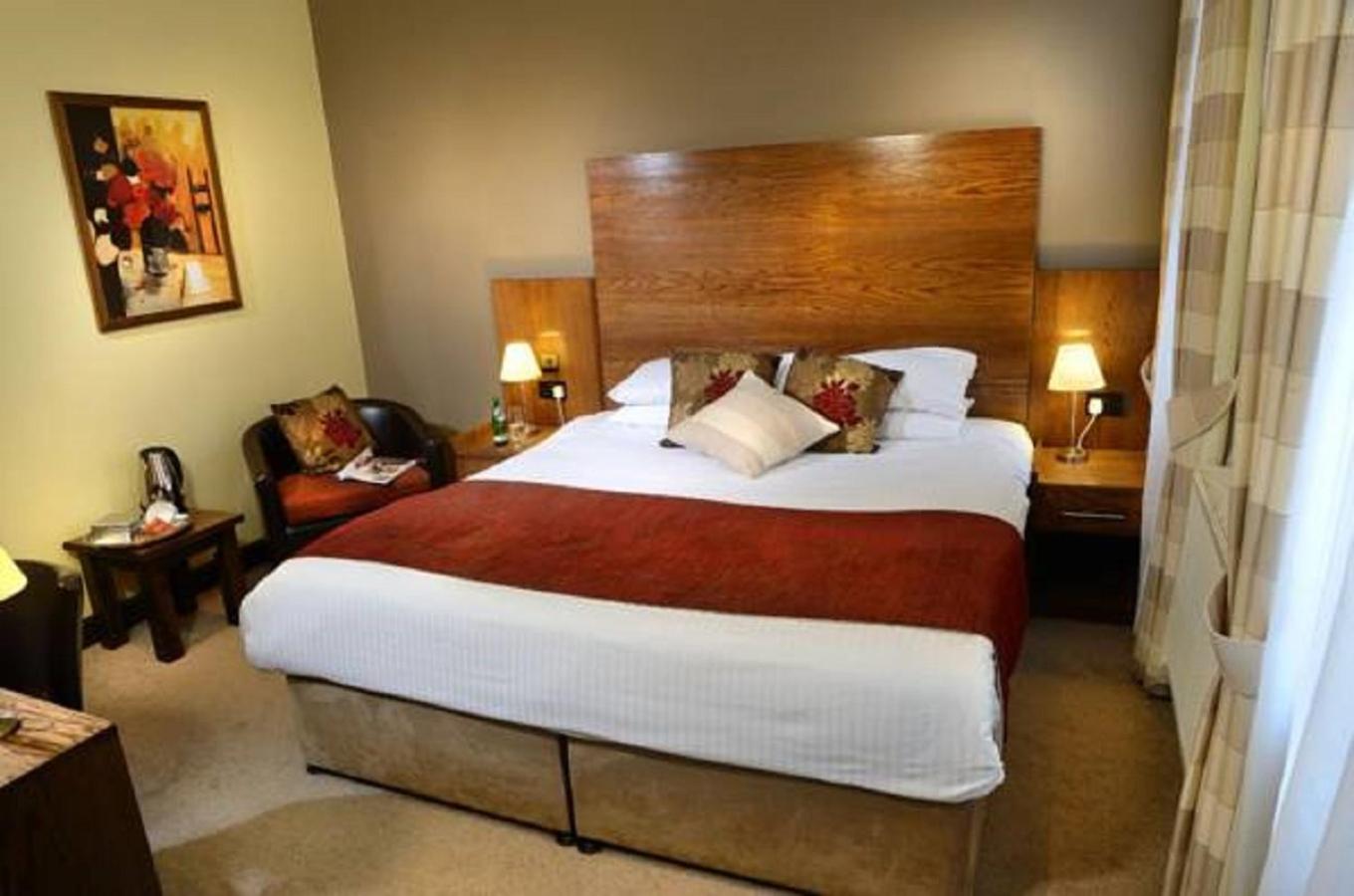 Standard, Double Bed, Duke Of Edinburgh Hotel 2/10