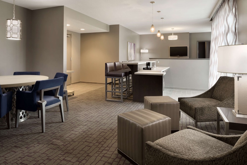 Embassy Suites By Hilton Charlotte Uptown 43/67