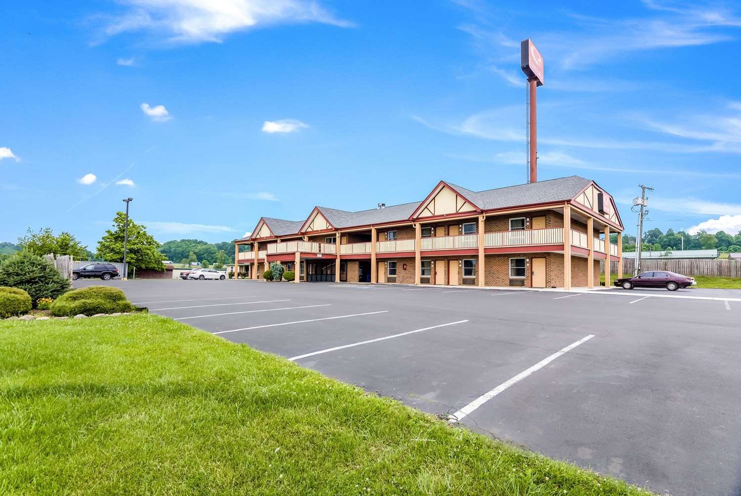 Econo Lodge Glade Spring 7/7