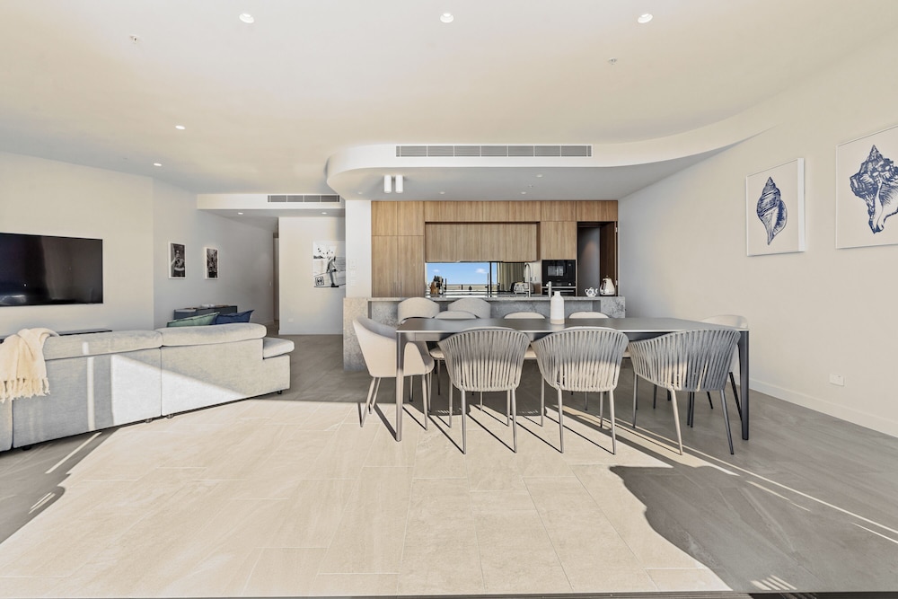 Encore Broadbeach 39/50