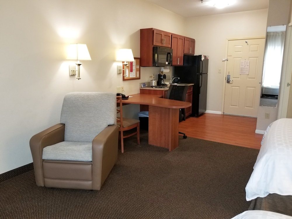 CANDLEWOOD SUITES CAPE GIRARDEAU 32/68