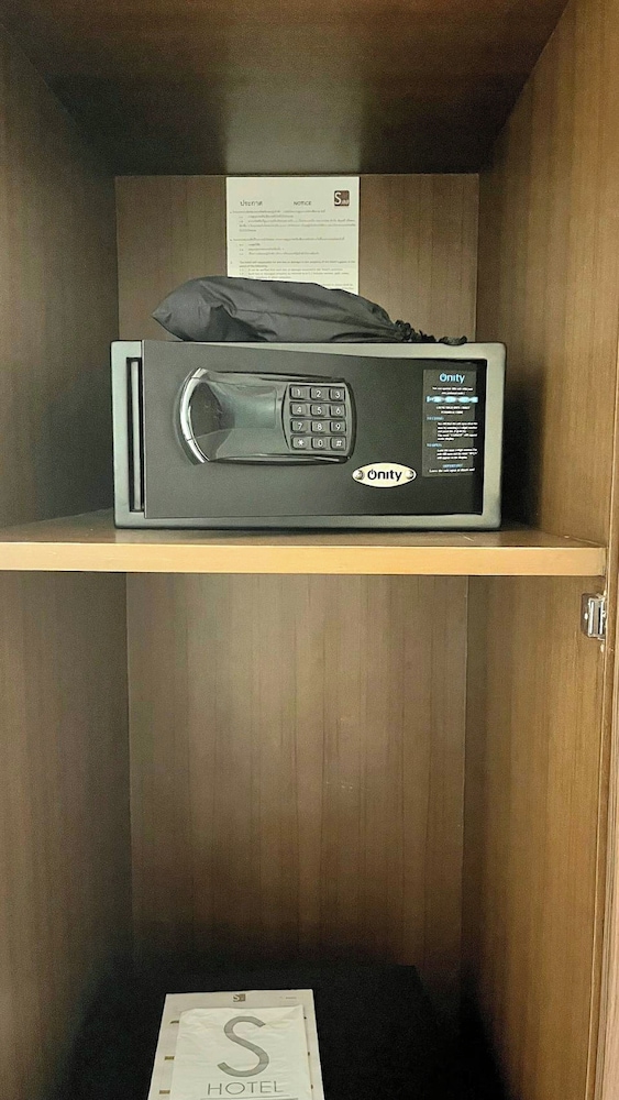 S33 Compact Sukhumvit Hotel 68/78