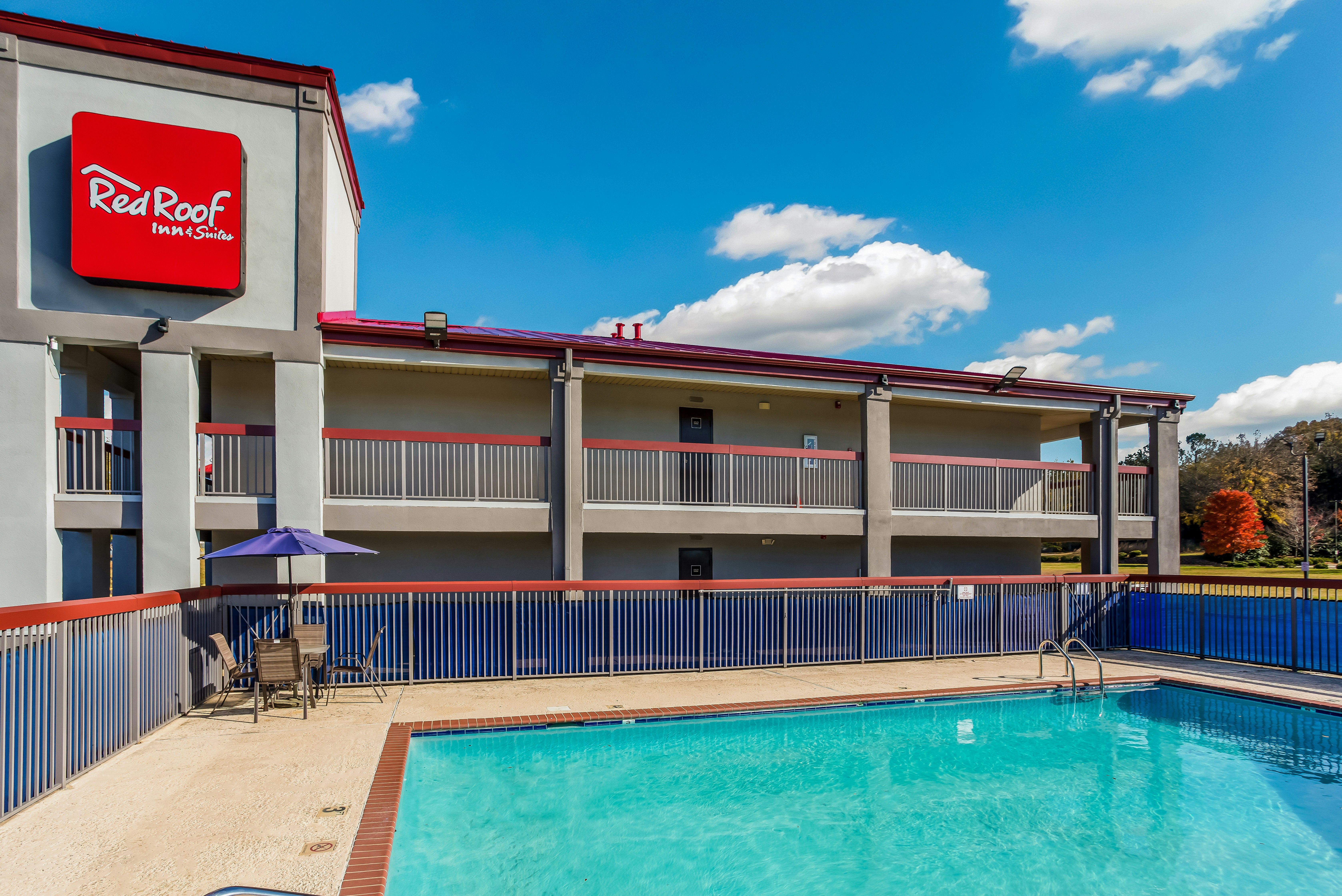 Red Roof Inn & Suites Athens, AL 4/15