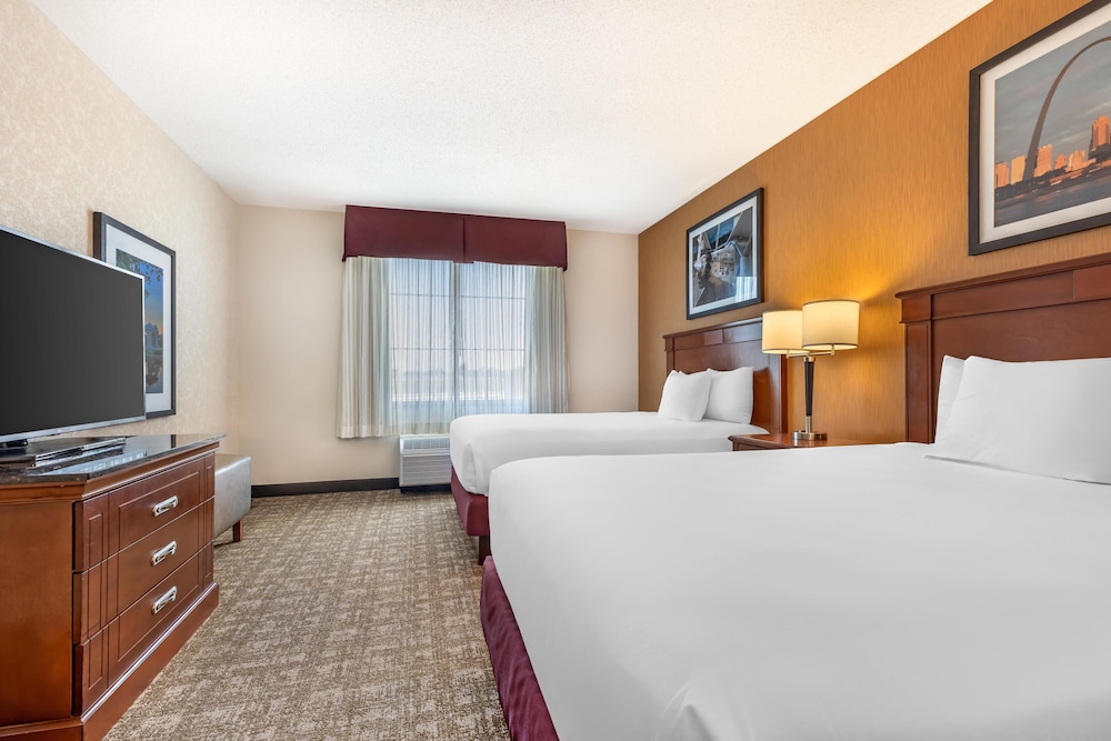 Drury Inn and Suites St Louis Forest Park 8/49