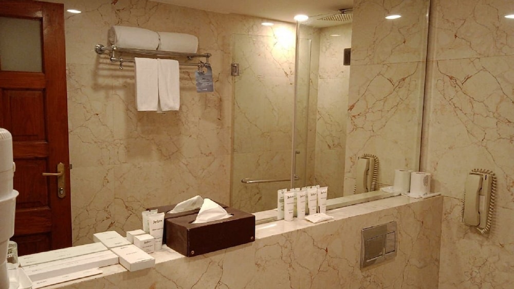 Radisson Goa Candolim Hotel 37/84
