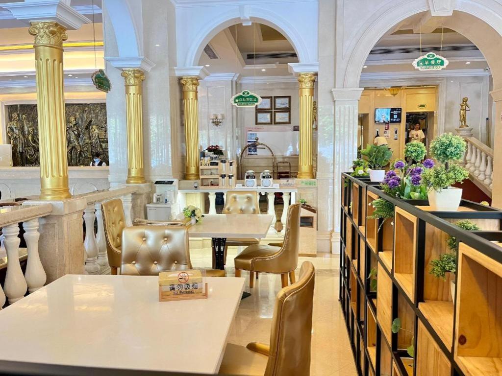 Vienna International Hotel (Shenzhen Longgang Dayun Center) 29/38