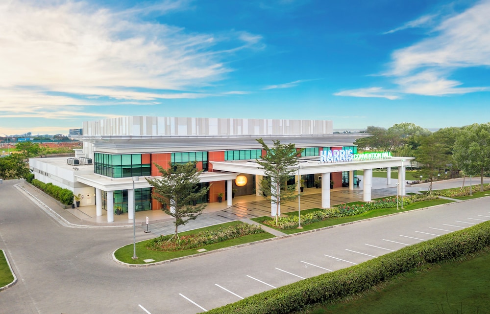 HARRIS Hotel & Conventions Bekasi 3/47