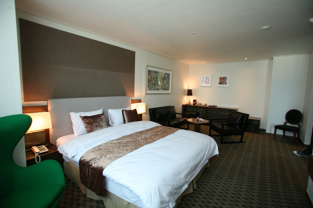 Hyunjin Tourist Hotel 14/72