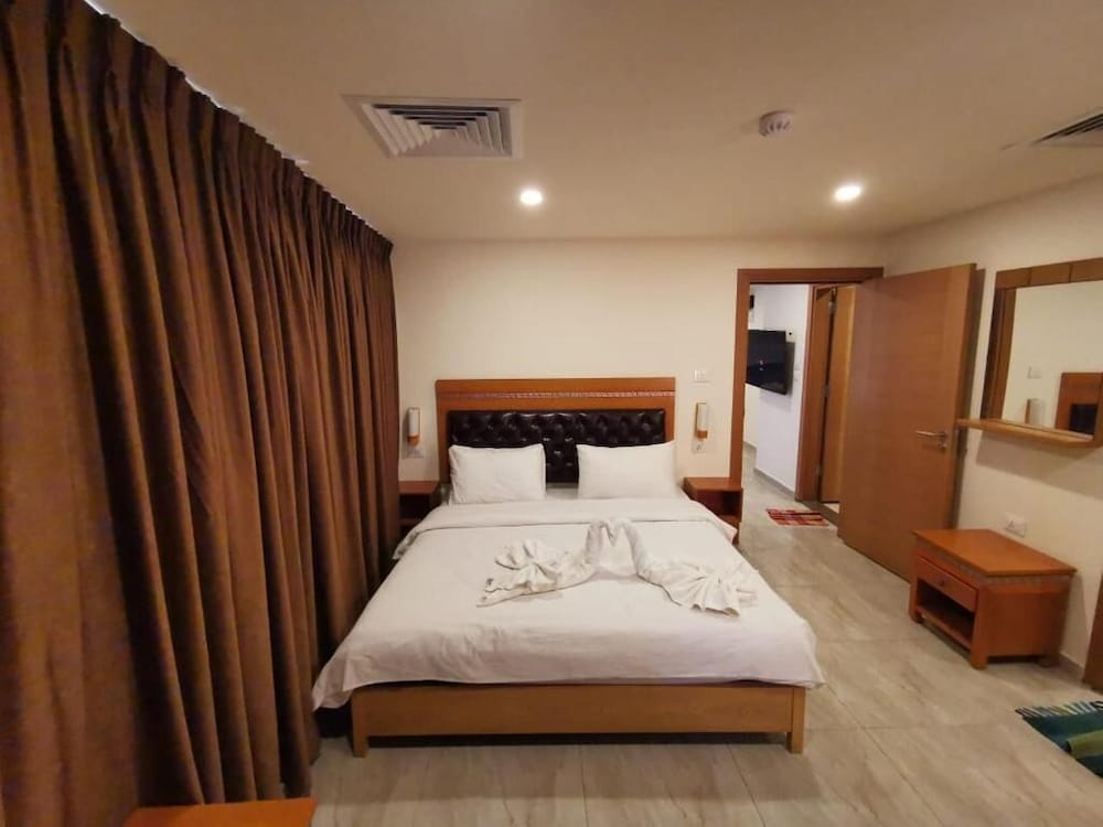 Jewheret Alswefiah Hotel Suites 14/45