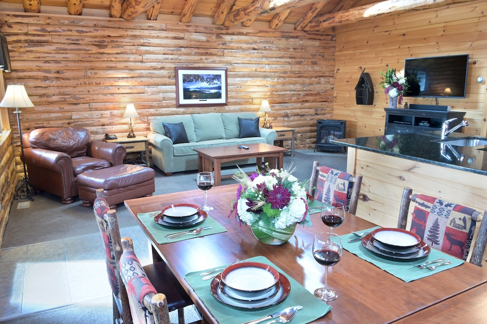 The Lodges at Cresthaven 45/60