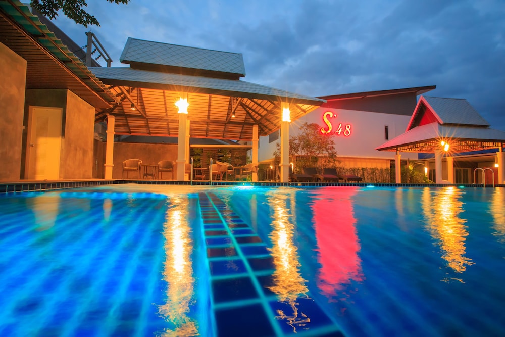 S48 Hotel 4/75