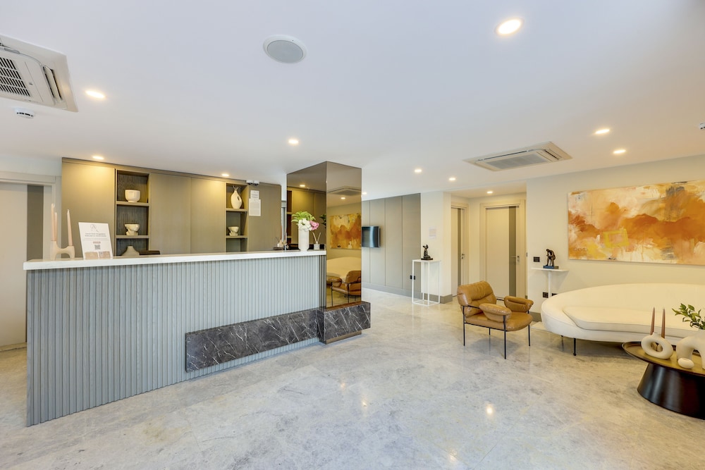 Astrid Hotel 11/63