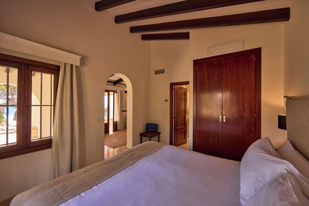 LUXURY, CABIN