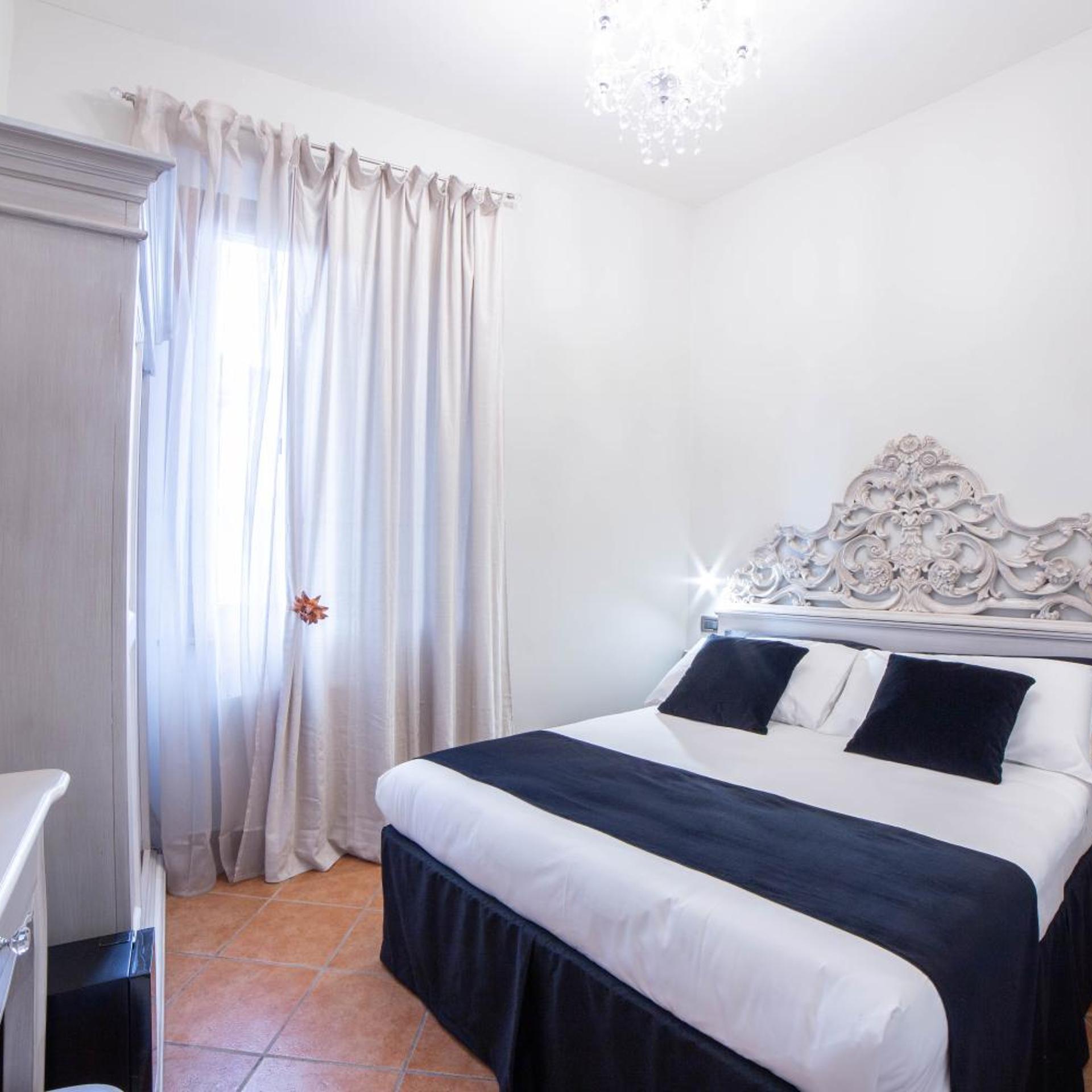 Room, Double Bed, External Bathroom