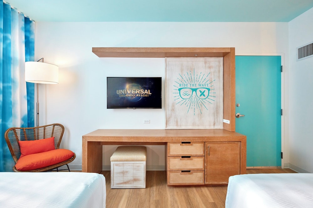 Universal's Endless Summer Resort - Surfside Inn and Suites 19/40
