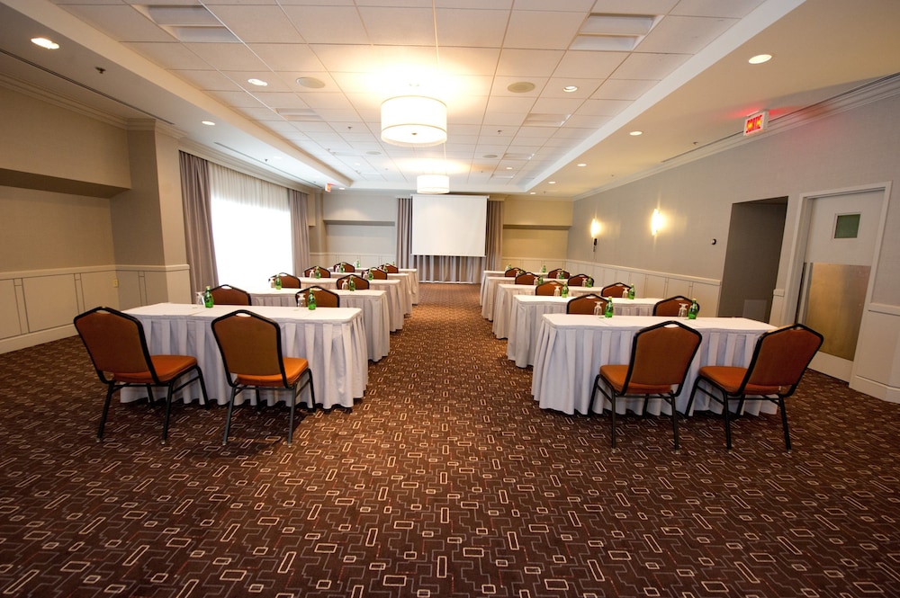 Holiday Inn Laval Montreal 65/80
