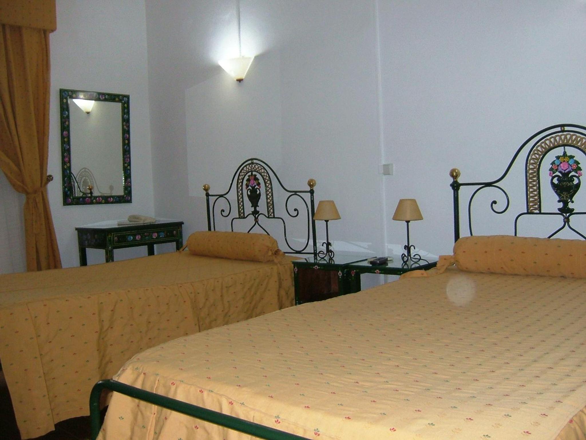 Alentejano Low Cost Hotel 12/50