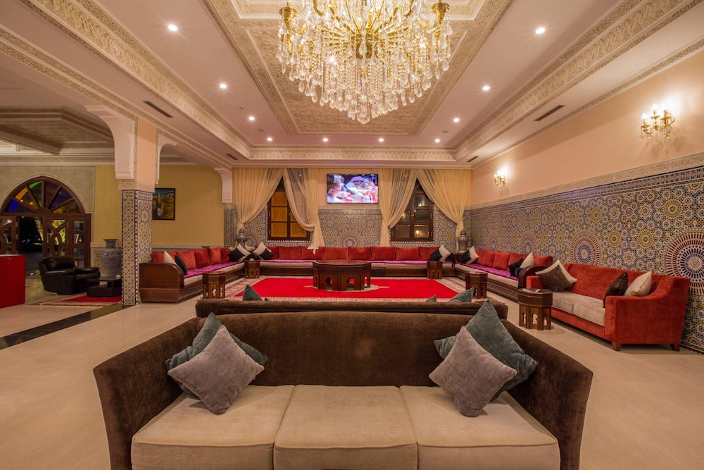 Hotel Riad Ennakhil 56/74