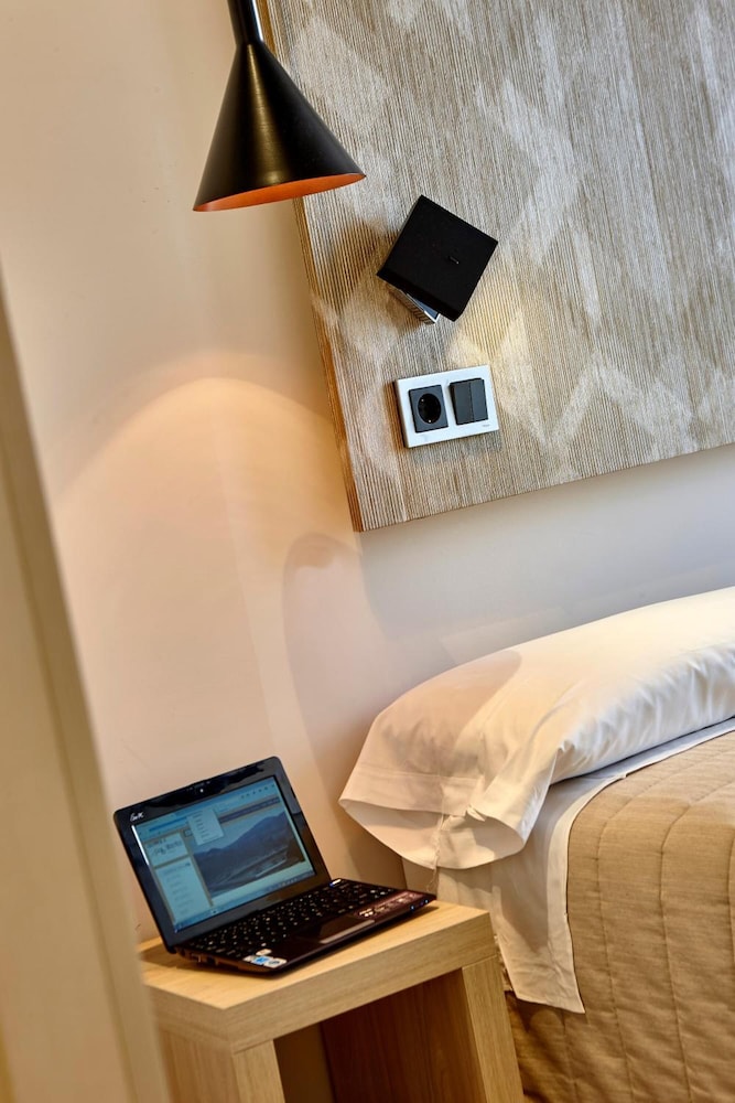 Hotel Bilbao Plaza 46/61